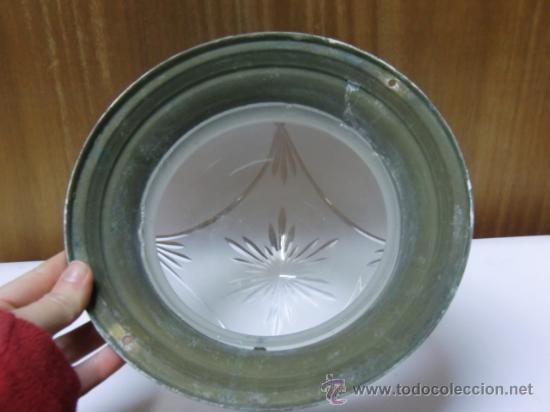 Antig&uuml;edades: Tulipa de cristal con base de metal - Foto 3