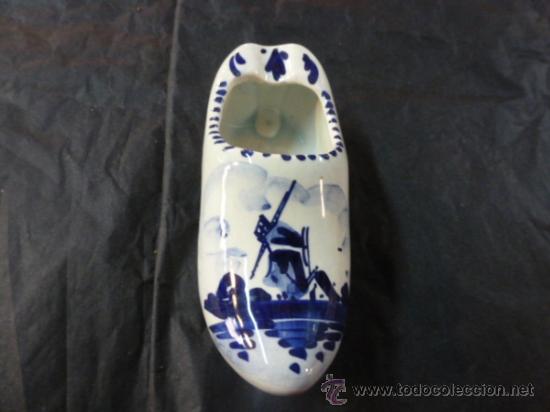 Antig&uuml;edades: zueco en ceramica loza de delf - Foto 1