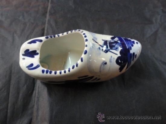 Antig&uuml;edades: zueco en ceramica loza de delf - Foto 2