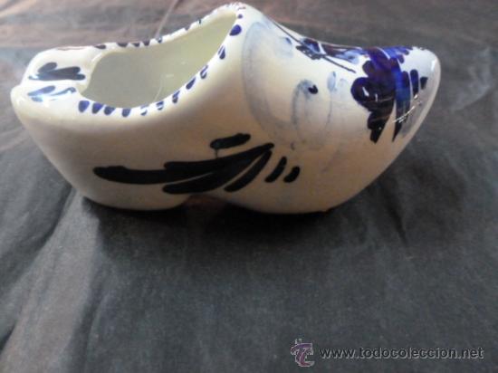 Antig&uuml;edades: zueco en ceramica loza de delf - Foto 5