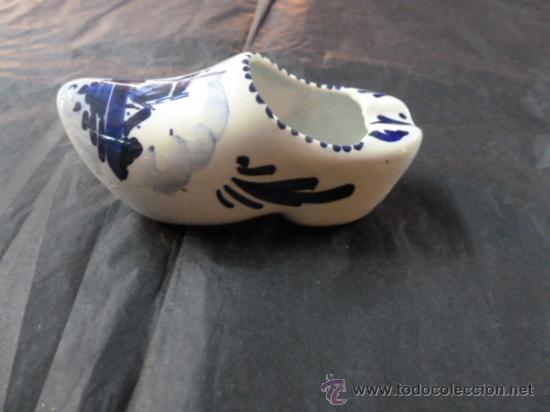 Antig&uuml;edades: zueco en ceramica loza de delf - Foto 6