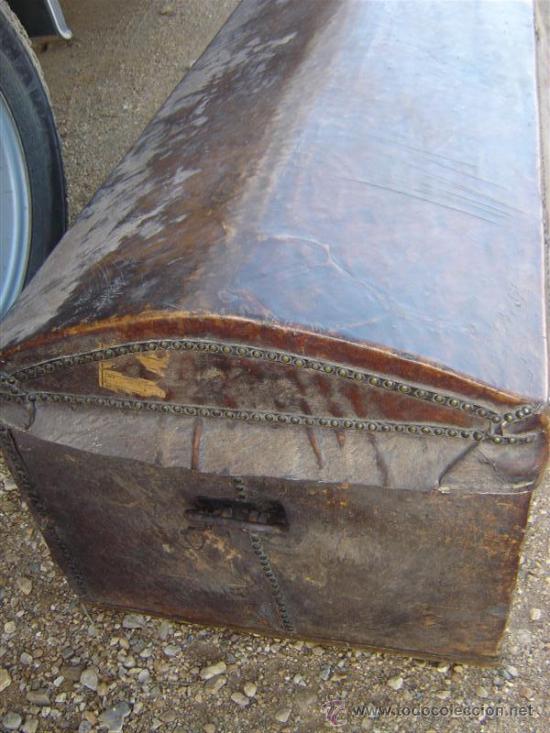Antig&uuml;edades: arca en madera y piel antiguo - Foto 4