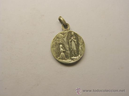 Antig&uuml;edades: Medalla religiosa de la Virgen de Lourdes. - Foto 1