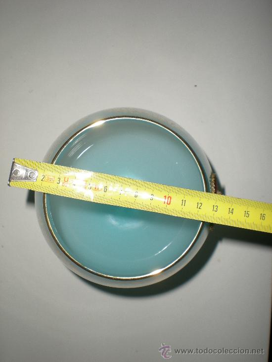 Antig&uuml;edades: copa 21cm en opalina azul celeste con base de opalina blanca y decorada con metales preciosos - Foto 6