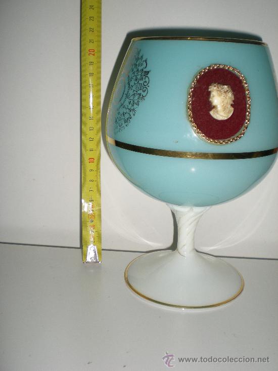 Antig&uuml;edades: copa 21cm en opalina azul celeste con base de opalina blanca y decorada con metales preciosos - Foto 7