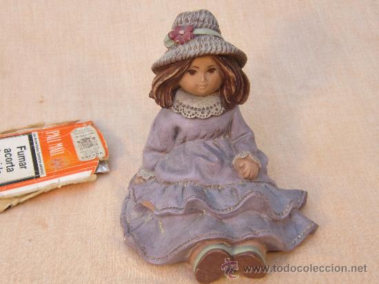 Antig&uuml;edades: FIGURA FIRMADA DE GALOS - Foto 1
