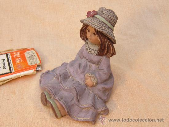 Antig&uuml;edades: FIGURA FIRMADA DE GALOS - Foto 3