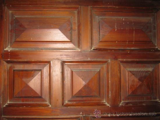 Antig&uuml;edades: Puerta de entrada en madera de pino con cuarterones. - Foto 3