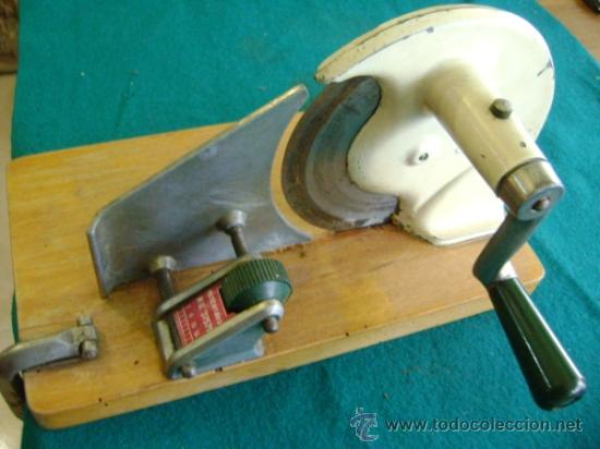 Antig&uuml;edades: Antiguo cortafiambres marca Bernar - Foto 1