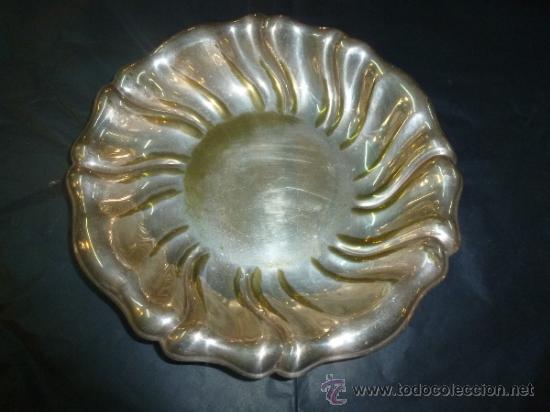 Antig&uuml;edades: antigua bandeja de metal - Foto 1