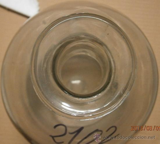 Antig&uuml;edades: Botella de vidre bufat de 39 cms de altura - Foto 3