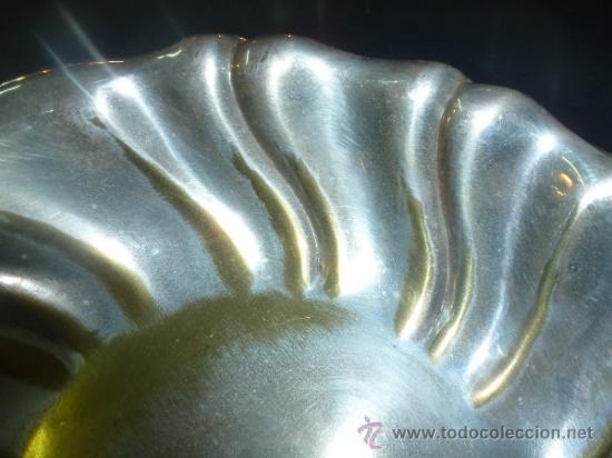 Antig&uuml;edades: antigua bandeja de metal - Foto 9