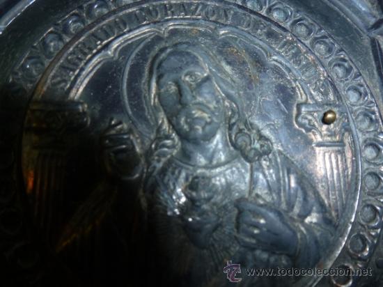 Antig&uuml;edades: sagrado corazon en metal - Foto 6