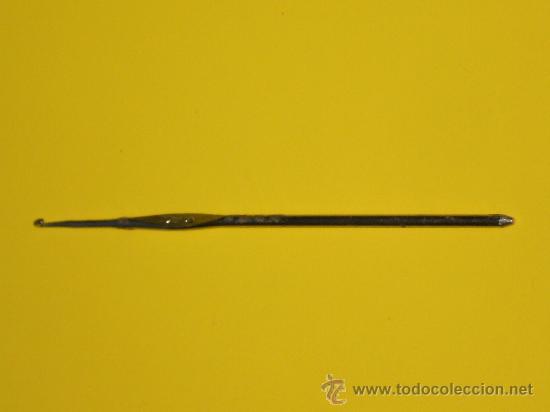 Antig&uuml;edades: AGUJA PARA GANCHILLO DEL NUMERO 2 , DAMA . - Foto 1