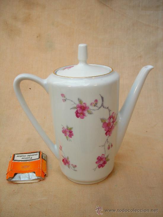 Antig&uuml;edades: CAFETERA EN PORCELANA KAHLA - Foto 1
