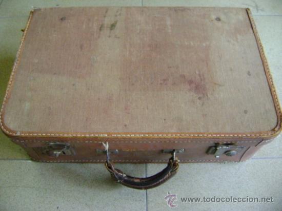 Antig&uuml;edades: Antigua maleta de viaje - Foto 1