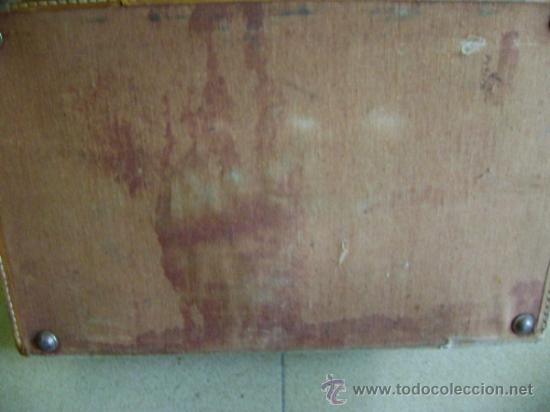 Antig&uuml;edades: Antigua maleta de viaje - Foto 3
