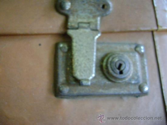 Antig&uuml;edades: Antigua maleta de viaje - Foto 10