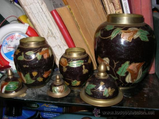 Antig&uuml;edades: Tres jarrones con tapa en bronce - Foto 3