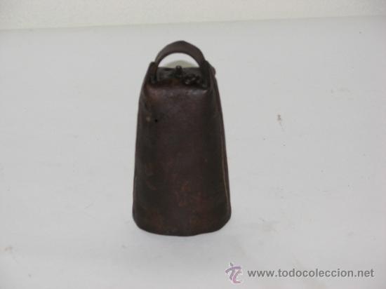 Antig&uuml;edades: PEQUE&Ntilde;O CENCERRO - Foto 1