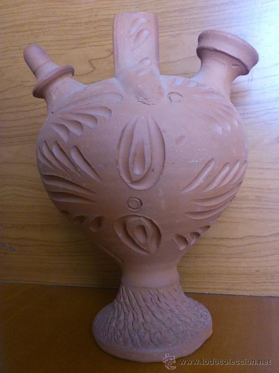 Antig&uuml;edades: Antiguo botijo en terracota . - Foto 1