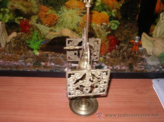 Antig&uuml;edades: Antigua lampara de aceite en bronce - Foto 2