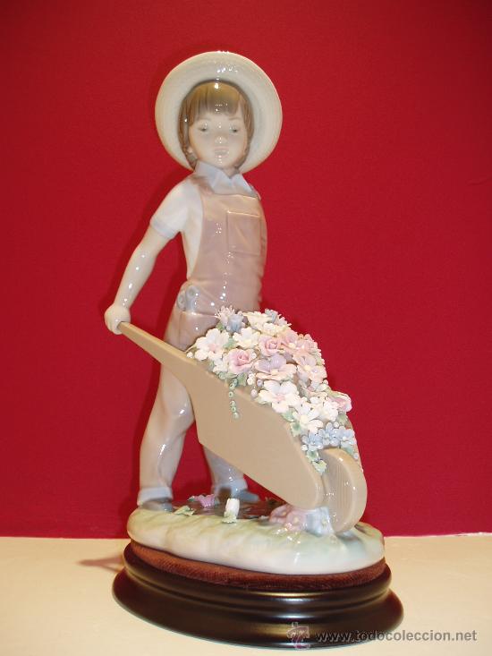 Antig&uuml;edades: CARRETILLA CON FLORES DE LLADRO REF.1283 - Foto 1