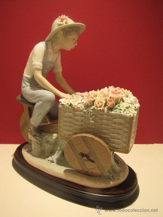 Antig&uuml;edades: TRICICLO CON FOLRES DE LLADRO REF.5029 - Foto 1