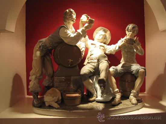 Antig&uuml;edades: ALEGRES BEBEDORES DE LLADRO REF.4956 - Foto 1