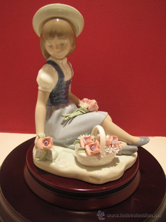 Antig&uuml;edades: CON FLORES SILVESTRES  DE LLADRO REF.1287 - Foto 1