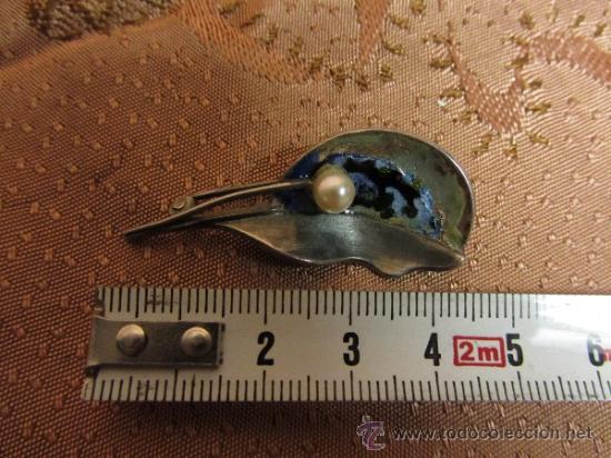 Antig&uuml;edades: Precioso broche en plata esmaltada y perla - Foto 1