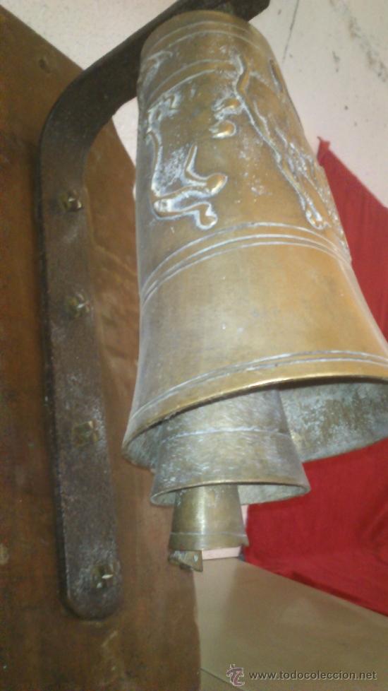 Antig&uuml;edades: Triple campana de bronce - Foto 1