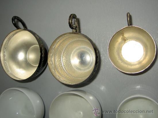 Antig&uuml;edades: Tazas de Opalina con base plateada - Foto 2