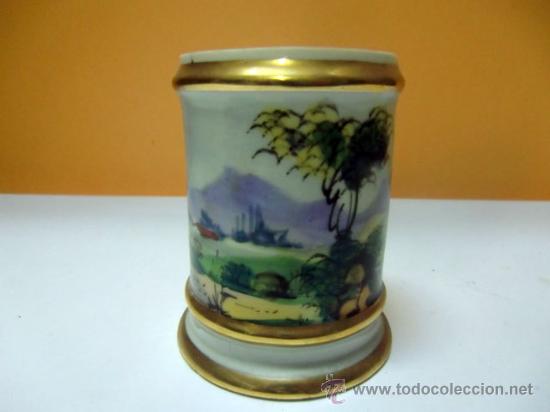 Antig&uuml;edades: Jarroncito de porcelana de Limoge - Foto 1