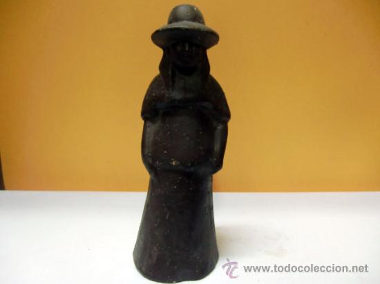 Antig&uuml;edades: Figura de mujer ibicenca de terracota - Foto 1