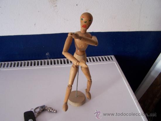 Antig&uuml;edades: Antiguo y extra&ntilde;o mu&ntilde;eco articulado en madera - Foto 10
