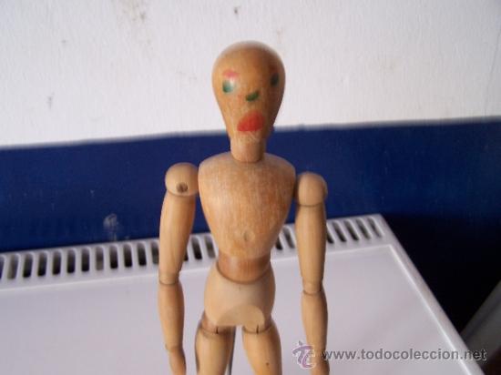 Antig&uuml;edades: Antiguo y extra&ntilde;o mu&ntilde;eco articulado en madera - Foto 3