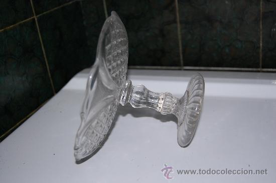 Antig&uuml;edades: Frutero de cristal prensado - Foto 2
