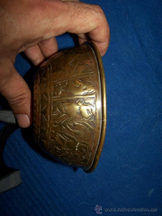 Antig&uuml;edades: Especie de macetero bronce de origen egipcio - Foto 1