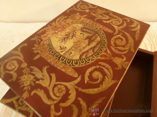Antig&uuml;edades: caja secreta que aparenta ser dos libros - Foto 6