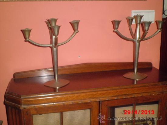 Antig&uuml;edades: PAREJA DE CANDELABROS ANTIGUOS - Foto 1