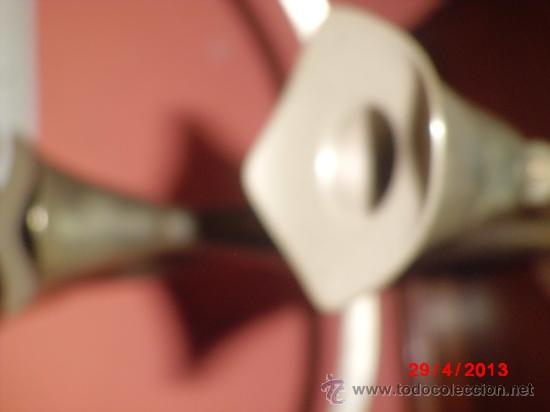 Antig&uuml;edades: PAREJA DE CANDELABROS ANTIGUOS - Foto 5
