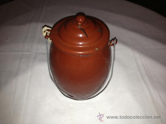 Antiquit&auml;ten: ANTIGUO PUCHERO EN METAL ESMALTADO.