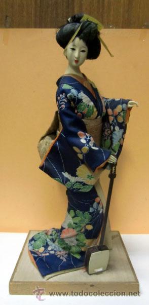 Antig&uuml;edades: Japonesa vestida con Kimono - Foto 1