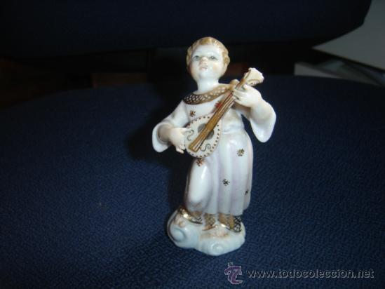 Antig&uuml;edades: ANTIGUA FIGURA DE PORCELANA. ANGEL CON LAUD. PRINCIPIOS S. XX. SIN MARCA VISIBLE. DECOR. ORO.
