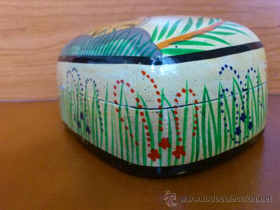 Antig&uuml;edades: Caja de madera decorada a mano y lacada. - Foto 10