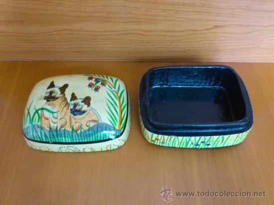 Antig&uuml;edades: Caja de madera decorada a mano y lacada. - Foto 5