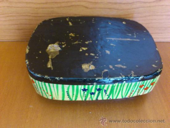 Antig&uuml;edades: Caja de madera decorada a mano y lacada. - Foto 8