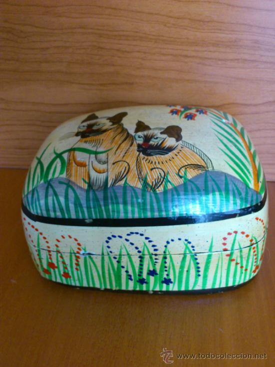 Antig&uuml;edades: Caja de madera decorada a mano y lacada. - Foto 3