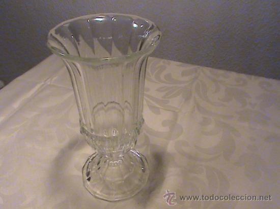 Antig&uuml;edades: Jarr&oacute;n de cristal con forma de copa - Foto 3